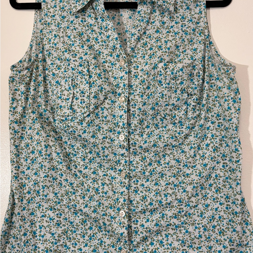 St. John's Bay Blue Sleeveless Button Down Shirt